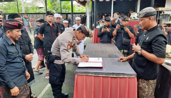 Kapolres Bangli Diwakili Oleh Kapolsek Bangli Hadiri Kegiatan Upacara Ngelungah/Kremasi Jasad Bayi di Krematorium Bebalang