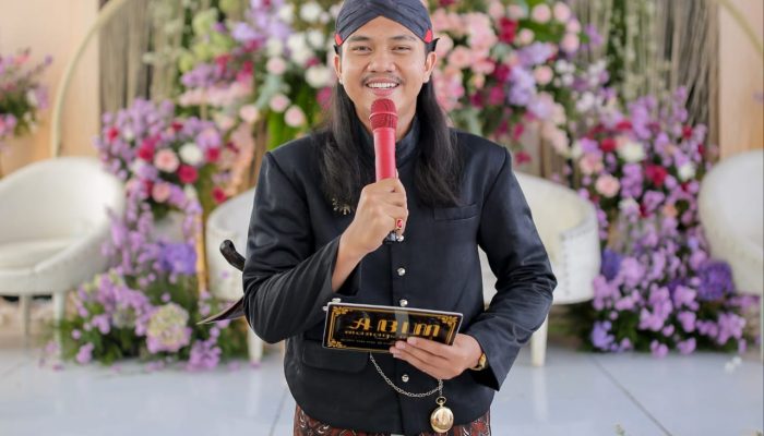 VIRAL !!! Ide Kreatif Video VT Sahur Abim Triyan Membangunkan Warga Yang Menjalankan Ibadah Puasa Dengan Gending Nguri-uri Budaya Jawa