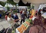 Rela Antri Sejak Pagi, Ribuan Masyarakat Serbu Bazar Murah Kolaborasi KPw BI Kediri dan Pemkot Kediri