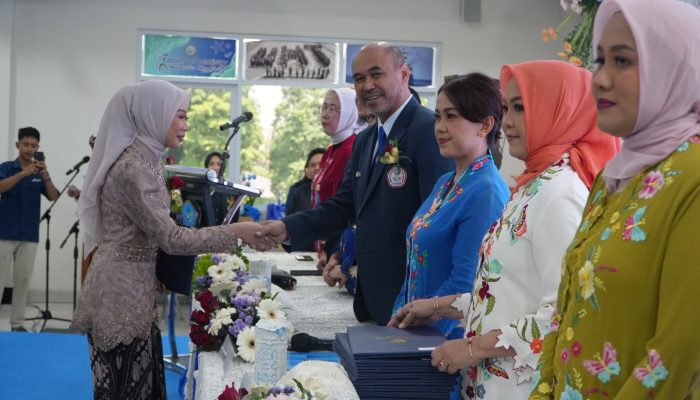 Pengambilan Sumpah dan Pelantikan Dokter Gigi Baru Angkatan ke 82 Fakultas Kedokteran Gigi Kampus UHT Surabaya