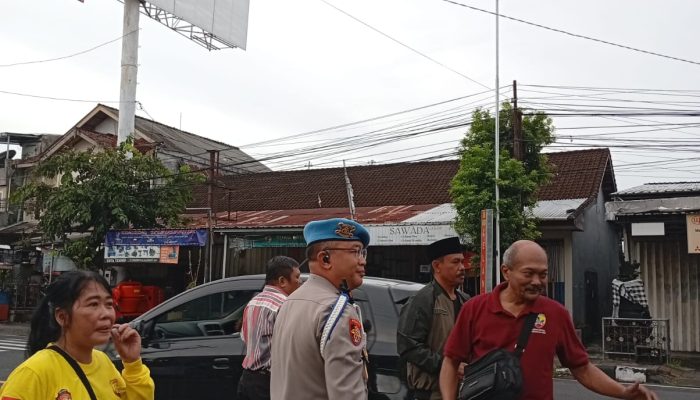 Aksi Bagi Takjil Gratis Kabid Propam Bali Bersama PW FRN Counter Polri dan OKP GP Ansor-Banser Bali