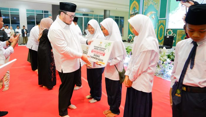 Berbagi Kebahagiaan, Mas Dhito Gelar Buka Bersama dan Beri Santunan Anak Yatim
