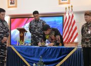 Dukung TNI AL Pertahankan Maritim, Pemkab Sumenep Serahkan Aset
