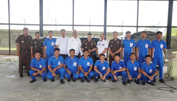 Inovasi Kejari Badung Gandeng SMK PGRI 2 Badung: Pemeliharaan BB Sitaan dan Barang Rampasan Kendaraan Bermotor