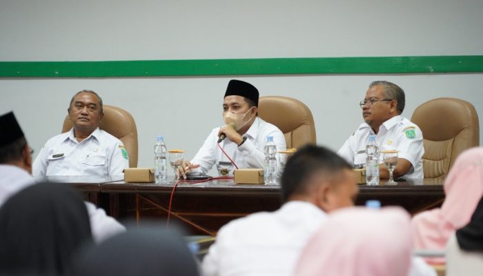 Rp40 M untuk Perbaikan Sekolah Rusak.               Bupati Rusdi : Pendidikan Itu Kebutuhan Dasar. Kalau Kelasnya Aman, Guru dan Siswa Pasti Nyaman