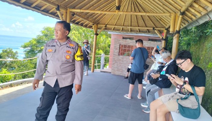 BHABINKAMTIBMAS DESA KUTUH LAKSANAKAN SAMBANG DI LORONG TANAH BARAK PANTAI PANDAWA