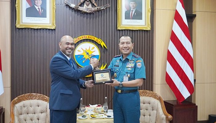 Rektor UHT Surabaya Kunjungi Pangkoarmada II, Perkuat Sinergi Pendidikan Maritim dan SDM Unggul