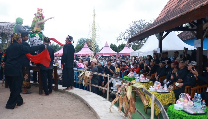 Tujuh Hari Digelar, Seblang Olehsari Bawa Berkah Bagi Pelaku UMKM Banyuwangi