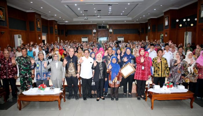 Gelar Upacara Peringatan Hari Otonomi Daerah ke 29, Pemkot Surabaya Tekankan Sinergi Pusat dan Daerah