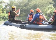 Mbak Wali Cek Kesiapan Hadapai Flushing di Sungai Brantas