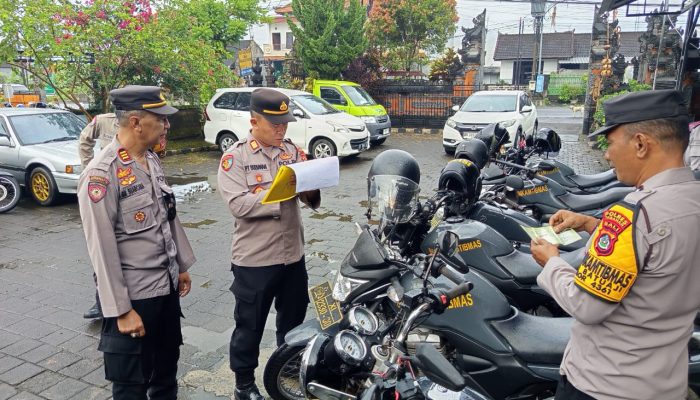 Kapolsek Kerambitan Pimpin langsung Pemeriksaan Kendaraan Dinas Polsek Kerambitan