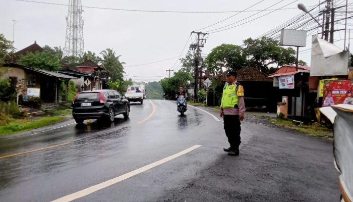 Cegah Kemacetan Personel Polsek Seltim Optimalkan Strong Point Pagi Hari