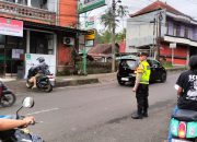 Sambut Pagi, Anggota Polsek Pupuan Sigap Laksanakan Pengaturan Giat Masyarakat