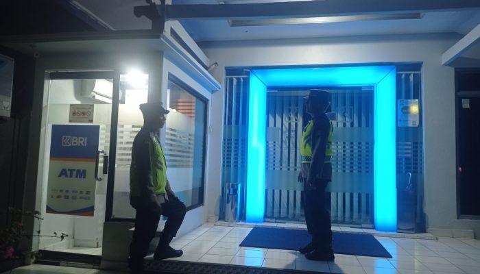 Antisipasi Gangguan Kamtibmas Polsek Penebel Patroli Malam Hari