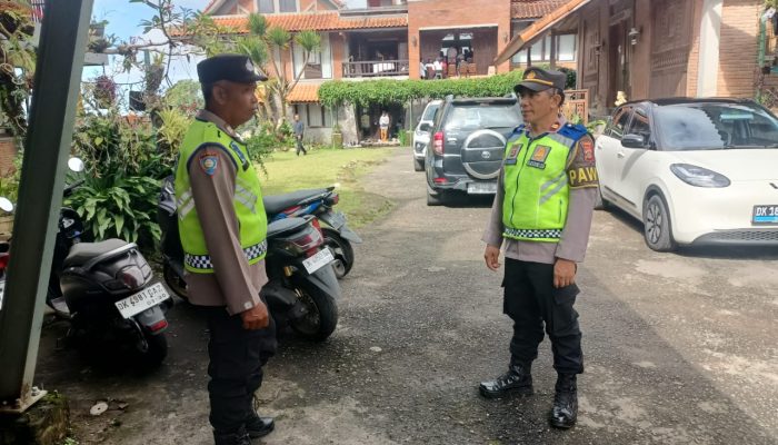Polsek Baturiti Lakukan Pengamanan Misa Minggu Umat Kristen
