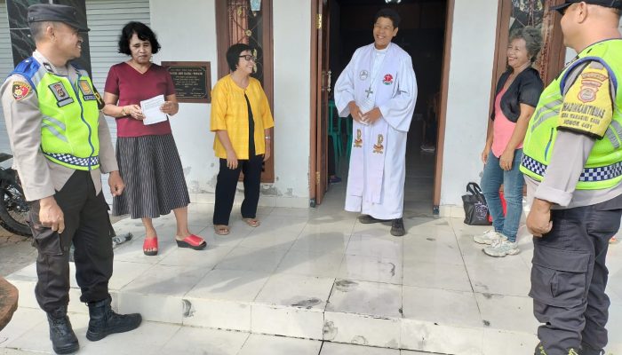 Jamin Keamanan, Polsek Selemadeg Gelar Pengamanan Ibadah Umat Kristen