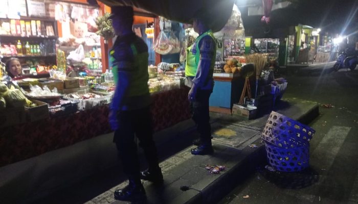 Antisipasi Gangguan Kamtibmas Polsek Penebel Patroli Malam Hari