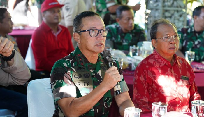 Peringati Hari Bakti ke 68, Pangdam IX/Udayana Bersama Forkopimda Tanam Ribuan Pohon