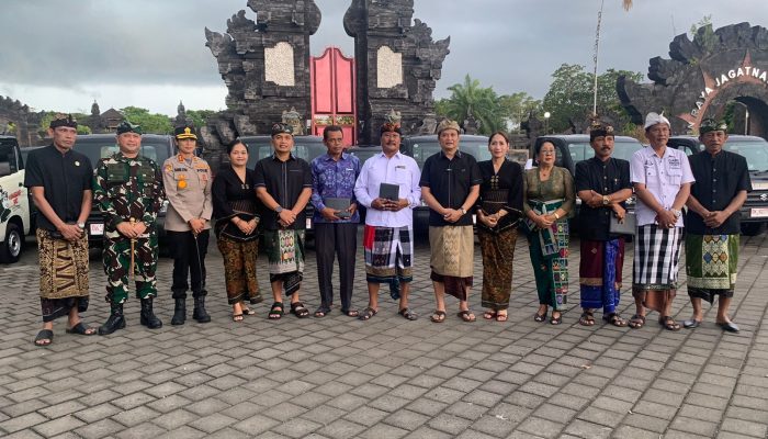 Bersama Forkopimda Jembrana, Kapolres Hadiri Launching Mobil Pick Up Harmoni untuk Desa
