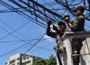 Pemkot Surabaya Tertibkan Kabel Utilitas Ilegal di Lima Lokasi
