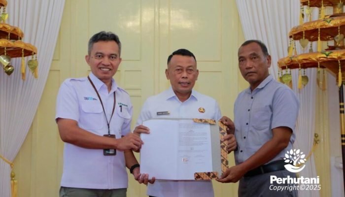 Perhutani Madiun Jalin PKS Kemitraan Kehutanan dengan 24 LMPSDH Ponorogo