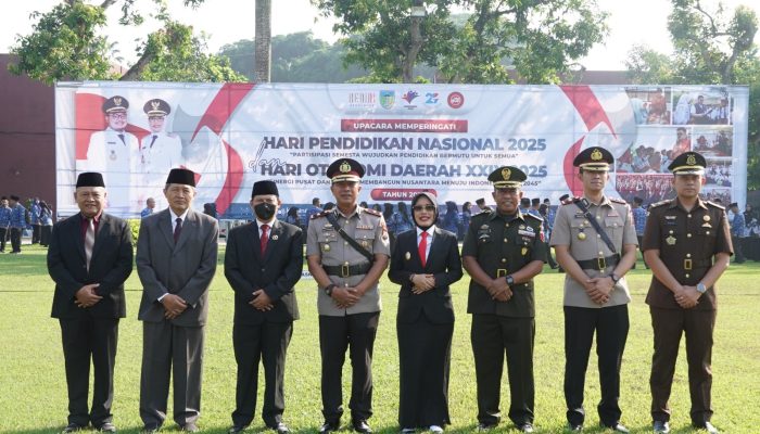 Pemerintah Kabupaten Kediri Gelar Upacara Peringatan Hari Otonomi Daerah dan Hari Pendidikan Nasional 2025