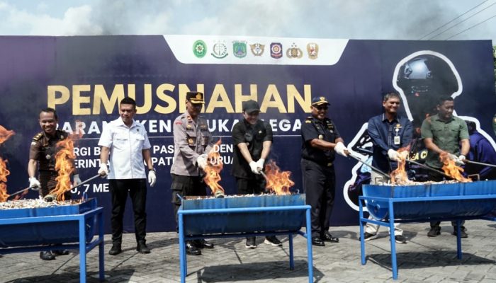 Pemkab Pasuruan Bersama Bea Cukai Musnahkan Barang Cukai Ilegal
