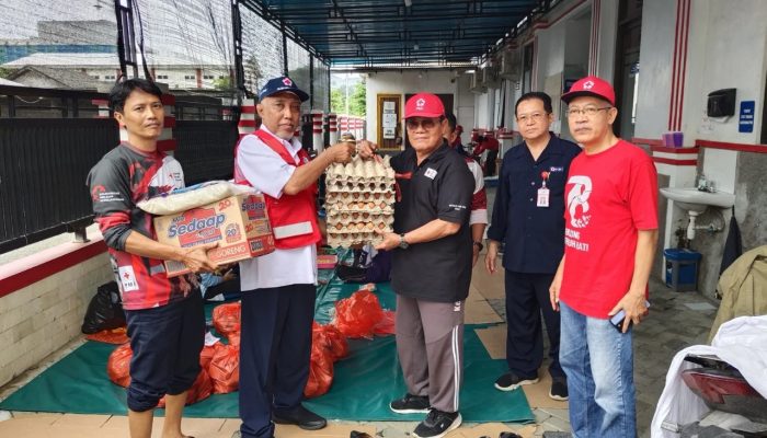 PMI Tulungagung Salurkan Bantuan Logistik untuk Bencana Banjir di Trenggalek