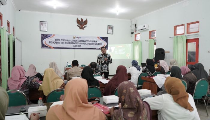 Tingkatkan Kompetensi Pengurus, Pemkot Kediri Gelar Bimtek Penyusunan Laporan Keuangan Koperasi Syariah
