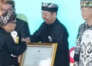 Konsisten Lestarikan Bahasa Using, Banyuwangi Raih Penghargaan dari Kemendikdasmen
