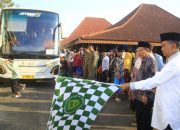 Sekda Ugas Berangkatkan Jemaah Haji Kloter 96