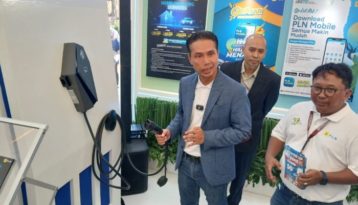 PLN Permudah Akses Home Charging EV Lewat Promo di IIMS 2025 Surabaya