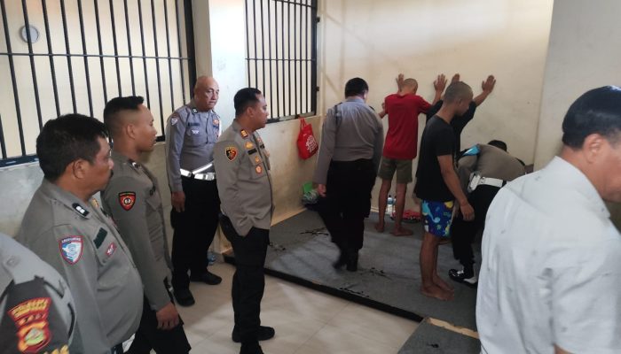 Polsek Kuta Selatan Laksanakan Pemeriksaan Ruang Tahanan, Pastikan Seluruh Tahanan Dalam Keadaan Sehat dan Aman