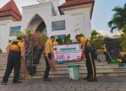 Polsek Kuta “Ngayah” di Tempat Ibadah Sambut HUT Bhayangkara ke 79