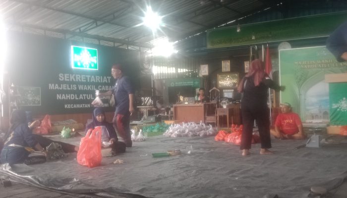 H+1 Hari Raya Idul Adha 2025: Ketua MWC Nahdlatul Ulama Mengwi Badung Beserta Panitia Kurban Membagikan Daging Kurban