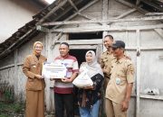 Tinjau Rumah Penerima Bansos Rehabilitasi RTLH, Mbak Wali Harapkan Kualitas Hidup Masyarakat Meningkat
