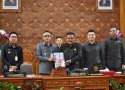 Di Hadapan Sidang Paripurna Dewan, Walikota Jaya Negara Sampaikan Ranperda RPJMD Semesta Berencana Kota Denpasar Tahun 2025-2029