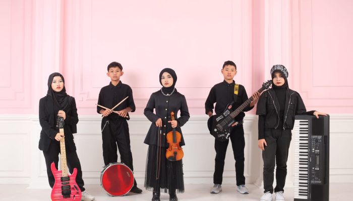 Ade Febriano Kristade Drummer Junior Talenta Bibit Muda Penggebuk Drum Grup Band FIVETIMES Asal SDN Burengan 3 Kota Kediri