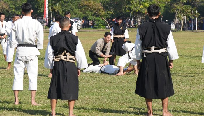 Kempo Kapolda, Marching Band dan Tari Kolosal Polda Bali Meriahkan Dirgahayu Bhayangkara Ke 79