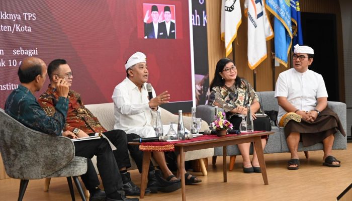KPU RI, AIPI Pusat, FOKO dan Akademisi Kampus Gelar Seminar Nasional Perkuat Demokrasi Indonesia