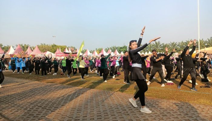 Meriahkan Hari Jadi ke-457, ASN se-Kabupaten Madiun Ikuti Senam Jurus Kampung Pesilat Bersama PERWOSI dan Perlombaan