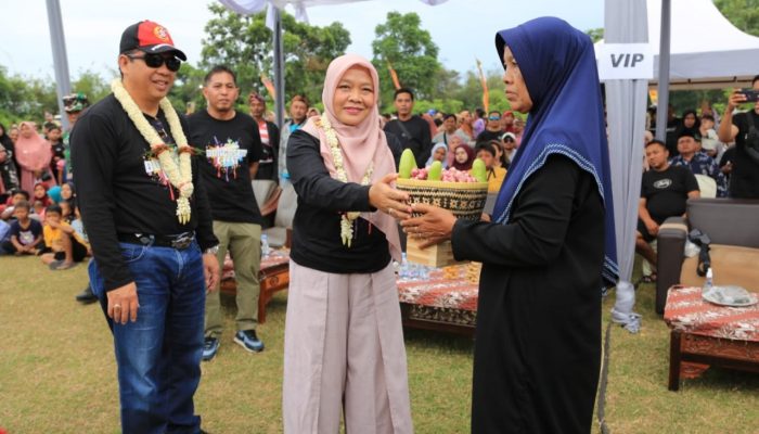 Berebut Gunungan Bawang Merah, Meriahnya Kedungasem Culture Festival 2025