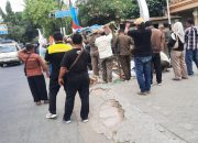 Satpol PP Kota Kediri Tegas Bongkar Tenda Aksi Pendemo Satu Bulan di Trotoar Jalan Urip Sumoharjo
