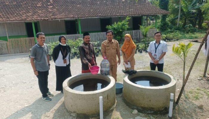 Puluhan Keluarga di Bojonegoro Terima Manfaat Program Kolam Lele Buis Beton, Kurangi Angka Kemiskinan