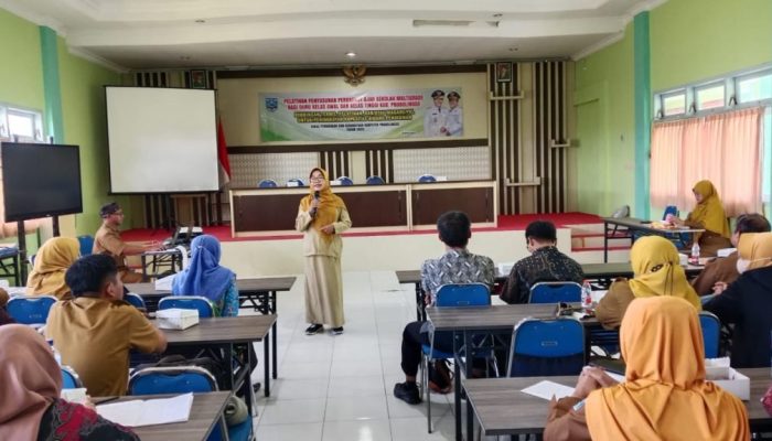 Disdikdaya Berikan Pelatihan Penyusunan Perangkat Ajar Sekolah Multigrade