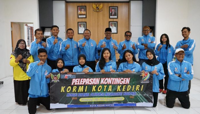 Gus Qowim Lepas Kontingen Kormi Kota Kediri Untuk Ikut Fornas VIII/2025 di NTB