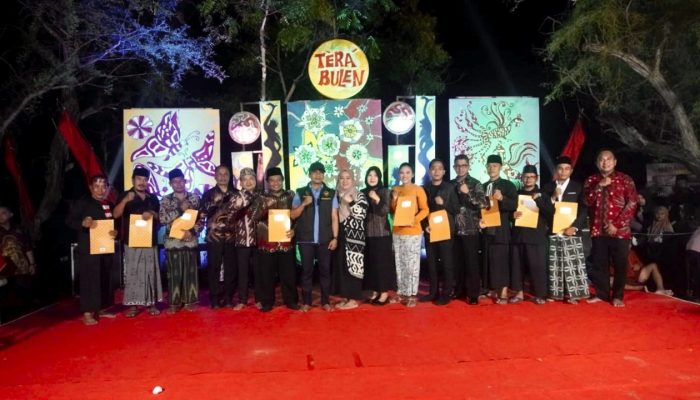Bupati Bangkalan Buka Acara Tera Bulan: Komitmen Lestarikan Budaya dan Dukung UMKM Lokal