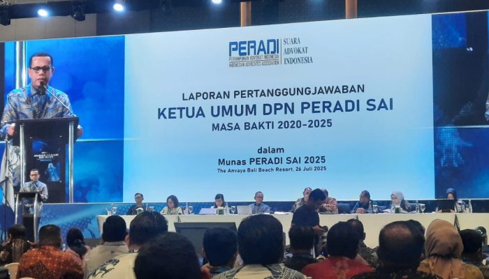 Dr. JUNIVER GIRSANG SH.MH. Beri Laporan Pertanggungjawaban Selama Menjabat Pada Munas Peradi SAI 2025 Di Bali