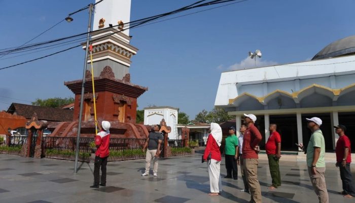 Tertibkan Kabel Fiber Optik di Kawasan Tegalsari, Pemutusan Tunggu Batas Waktu Habis