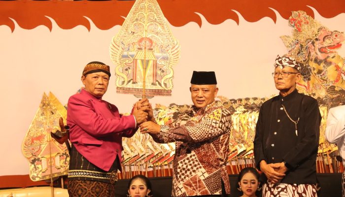 Hadiri Bersih Desa Bandungrejo, Bupati Malang : Masyarakat Lebih Sehat, Lebih Berkembang dan Lebih Bersemangat Membangun Desanya